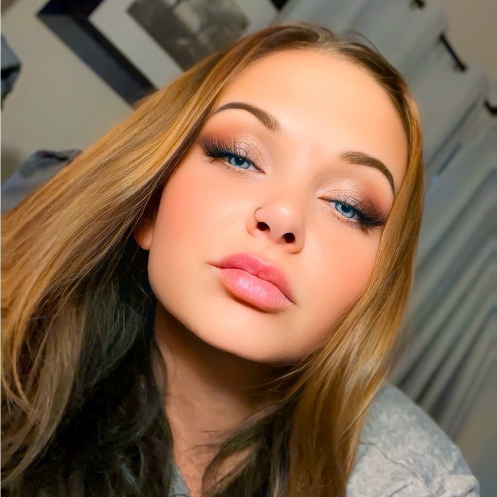 Meet your Posher, Kenzie